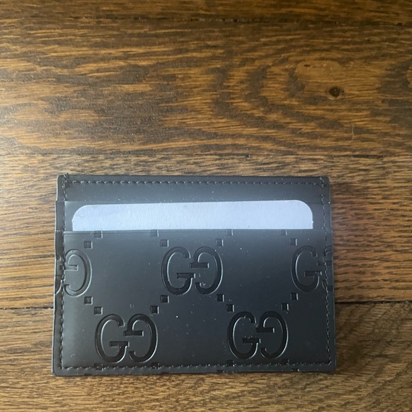 Authentic GUCCI GG RUBBER-EFFECT CARD CASE 2024 line COA INCLUDED - Picture 7 of 10